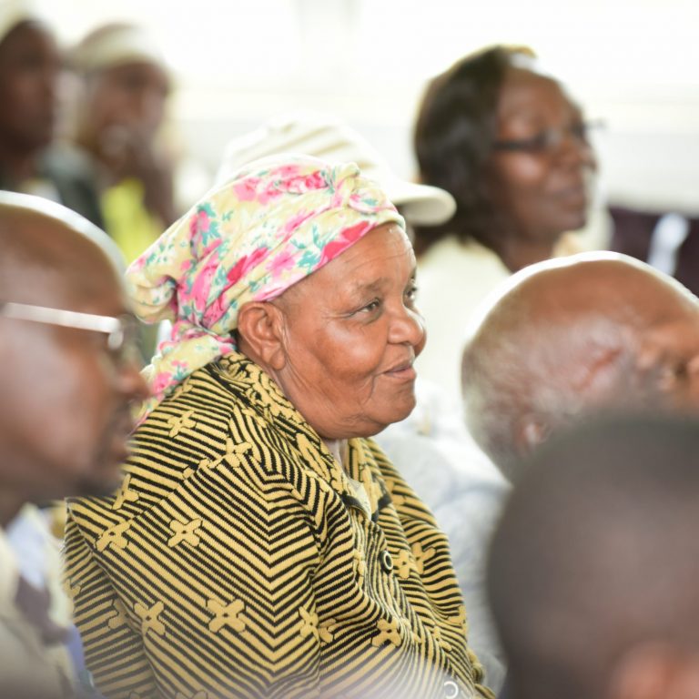 DSC_9648 picture of people with old woman in focus